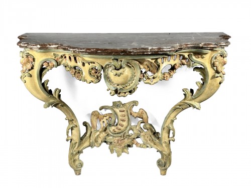 Console laquée à décor rocaille, époque Louis XV vers 1740