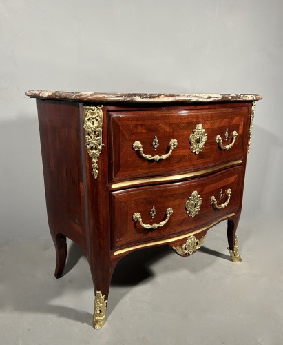 Furniture  - Chest of drawers in amaranth by E. Doirat, Paris Regence period