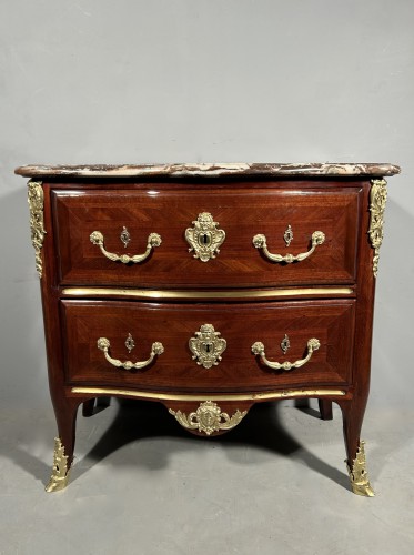 Commode sauteuse en amarante par E. Doirat, Paris époque Régence - Franck Baptiste Paris