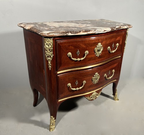 Antiquités - Commode sauteuse en amarante par E. Doirat, Paris époque Régence