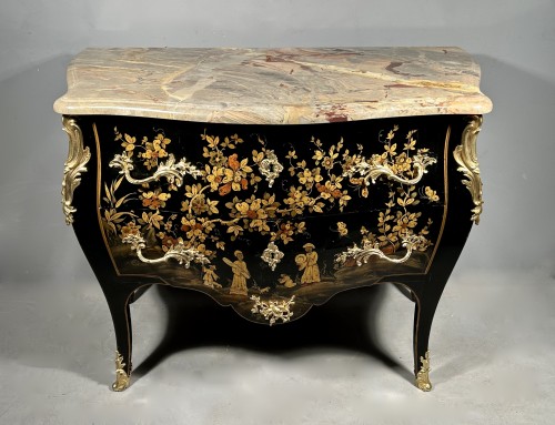 Chest of drawers with Martin varnish,  Paris Louis XV period - 