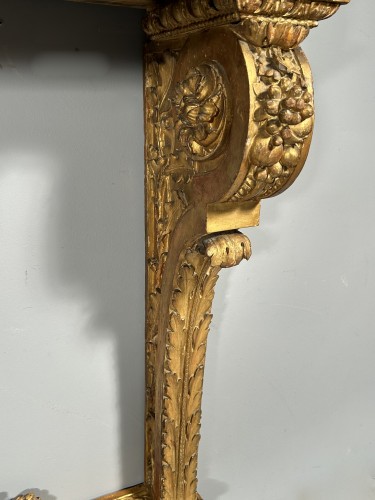Antiquités - Console d’applique en bois de chêne doré, Paris vers 1785