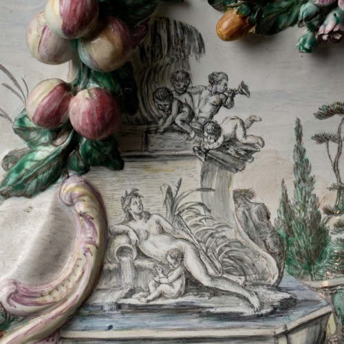 Wall fountain in earthenware, Marseille circa 1760  - 