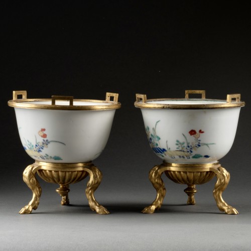 Pair of bronze mounted porcelain bowls, Japan circa 1700  - 
