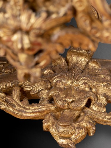 Console en bois doré aux hydres, Paris fin de l’époque Louis XIV - Mobilier Style Louis XIV