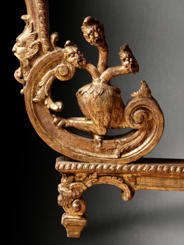 Furniture  - Console in gilded wood with hydras, Paris circa 1720