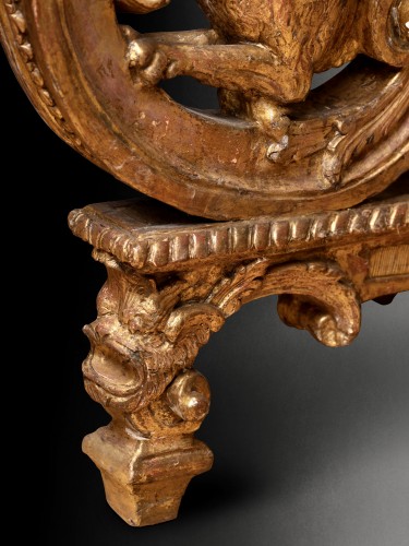 Antiquités - Console en bois doré aux hydres, Paris fin de l’époque Louis XIV