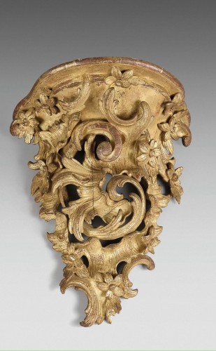 Paire de consoles en bois de chêne doré, Paris époque Louis XV - Mobilier Style Louis XV