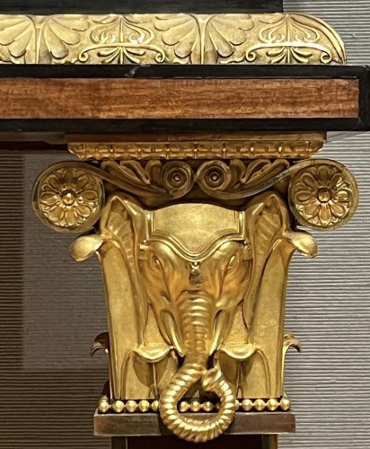 Antiquités - Paire d’appliques aux éléphants, Paris vers 1800