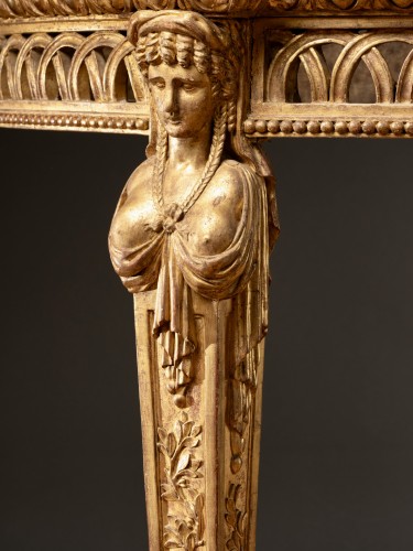 Console en bois doré aux cariatides, Paris époque Louis XVI vers 1790 - Mobilier Style Louis XVI