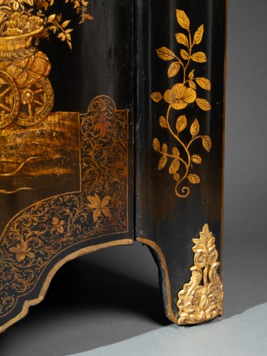 Corner decorated with Martin varnish, Paris circa 1740 - Louis XV