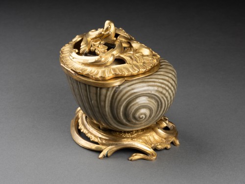 Decorative Objects  - Celadon sandstone conch mounted as an inkwell, Paris, Louis XV period