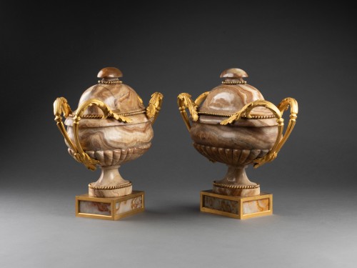 Pair of alabaster vases, Rome 17th century - 