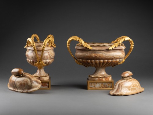 17th century - Pair of alabaster vases, Rome 17th century