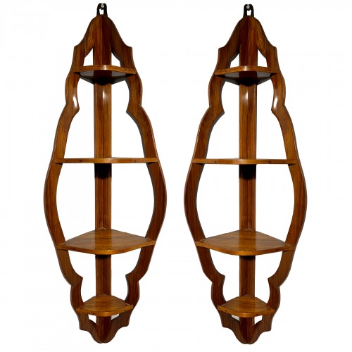 Pair of hanging corners in rosewood, Paris, Louis XV period