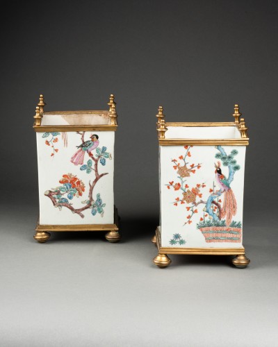 Paire de vases en porcelaine du Japon, vers 1680 - Louis XIV