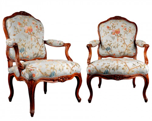 Pair of fine armchairs by Pierre Nogaret, Lyon circa 177