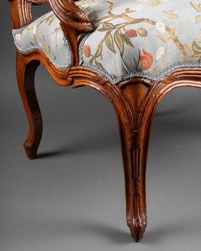Louis XV - Pair of fine armchairs by Pierre Nogaret, Lyon circa 177