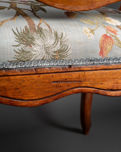 Antiquités - Paire de fauteuils à la reine par Nogaret, Lyon vers 1770