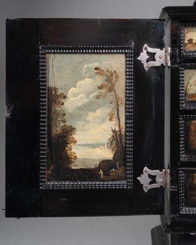 Mobilier Cabinet & Coffre - Cabinet en ébène orné de peintures, Italie 17e siècle