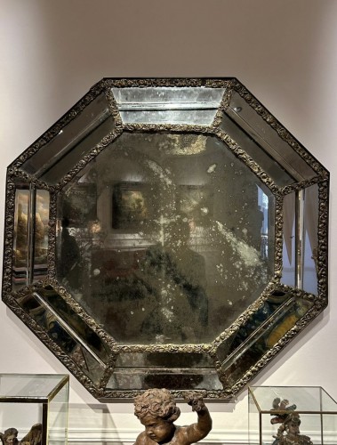 Antiquités - Octagonal ceremonial mirror, Venice 17th century