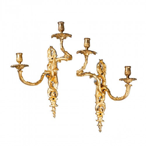 Pair of gilded bronze sconces, Paris around 1730