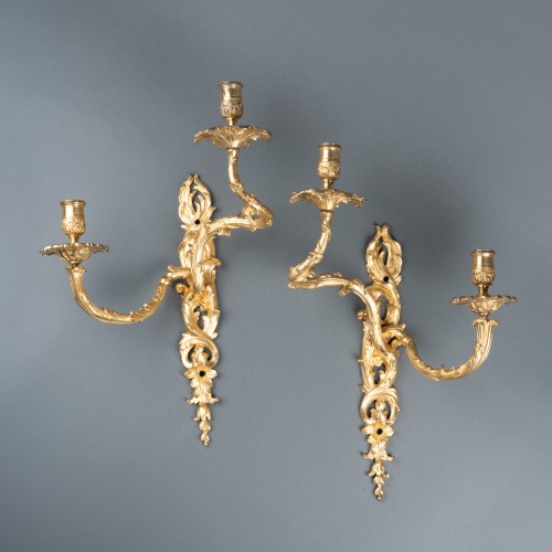 Antiquités - Pair of gilded bronze sconces, Paris around 1730