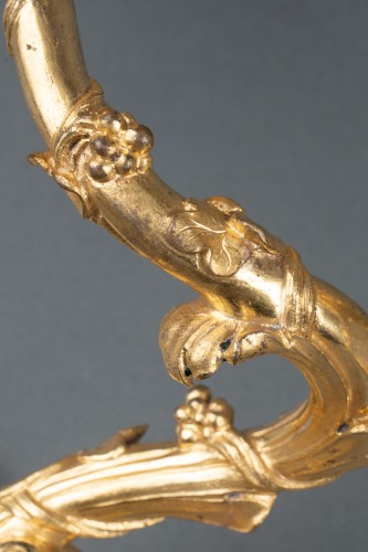 Antiquités - Pair of gilded bronze sconces, Paris around 1730