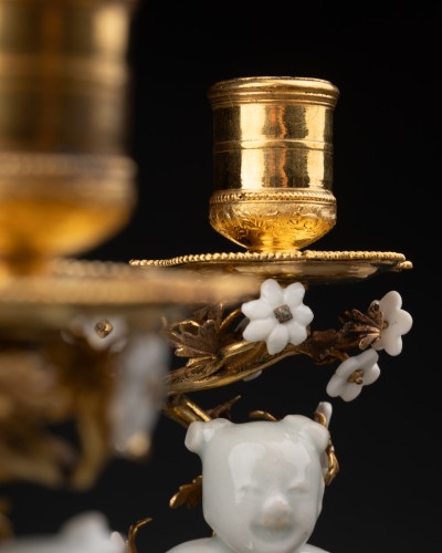 Lighting  - Pair of bronze and Chinese porcelain candlesticks, Regence period