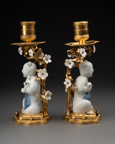 Pair of bronze and Chinese porcelain candlesticks, Regence period - French Regence