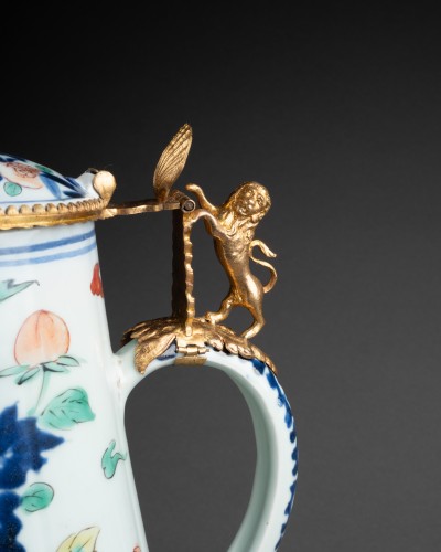 Porcelain & Faience  - Japanese porcelain coffee fountain, circa 1700