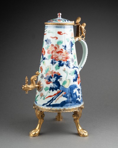 Japanese porcelain coffee fountain, circa 1700 - 