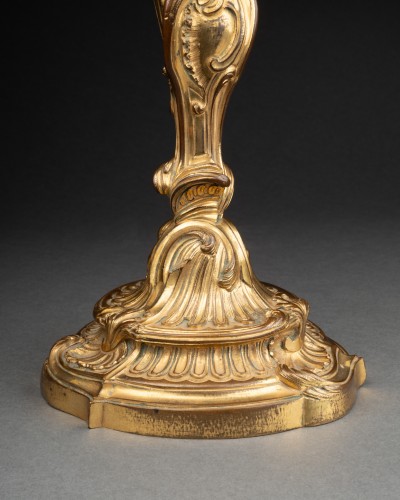 18th century - Pair of bronze candlesticks by Meissonnier, Paris circa 1740