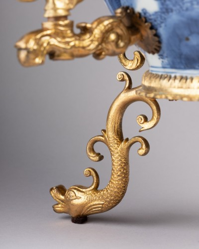 Rare Japanese porcelain coffee fountain circa 1700 - Porcelain & Faience Style Louis XIV