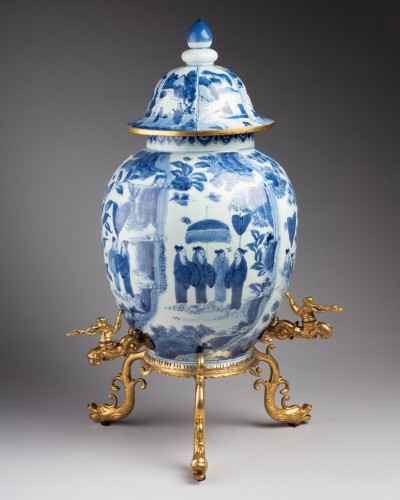 Rare Japanese porcelain coffee fountain circa 1700 - 