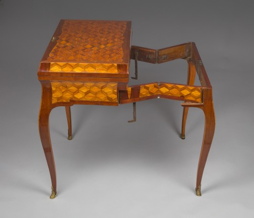 Table tric-trac de voyage à système P.Denizot vers 1770 - 
