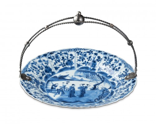 Assiette en porcelaine de Chine et monture en argent