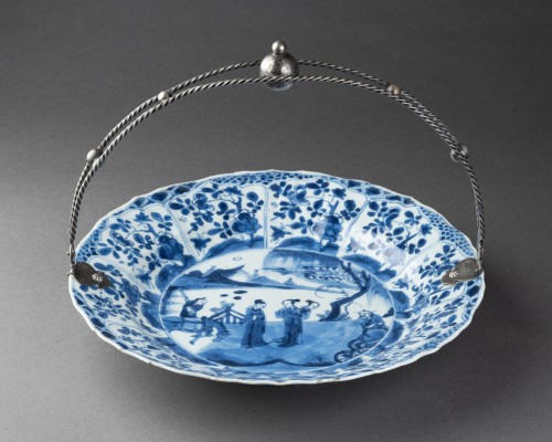 Porcelain & Faience  - 17th chinese porcelain plate with silver mount
