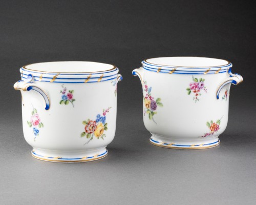 18th century - Pair of Sévres porcelain glass buckets, 1759