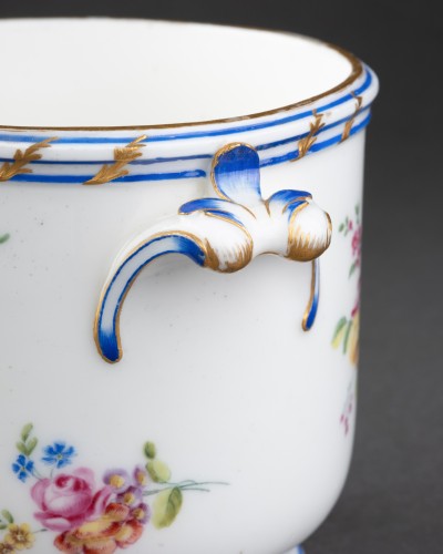 Louis XV - Pair of Sévres porcelain glass buckets, 1759