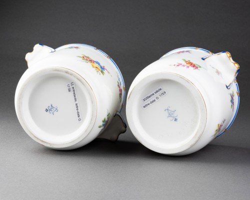 Antiquités - Pair of Sévres porcelain glass buckets, 1759