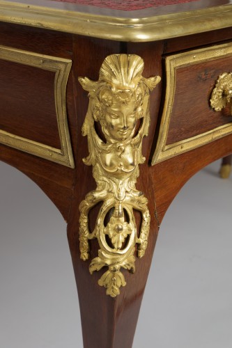 18th French fine desk by François Lieutaud, circa 1730 - Furniture Style Louis XV