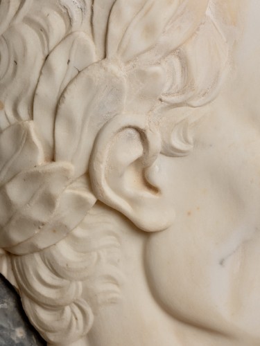 Sculpture  - Julius Caesar, marble medallion, Italy circa 1800