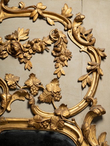 18th century - Large giltwood overmantel, Provence, Louis XV period, circa 1760