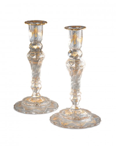 Paire de flambeaux en cristal taillé et doré, vers 1820