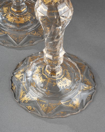 XIXe siècle - Paire de flambeaux en cristal taillé et doré, vers 1820