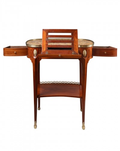 Table de salon faisant office de lutrin, Paris vers 1770