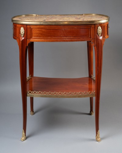 Antiquités - A parlor table serving as a lectern, Paris, circa 1770