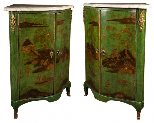 Pair of corner cabinets in green Martin varnish, Paris, Louis XV period