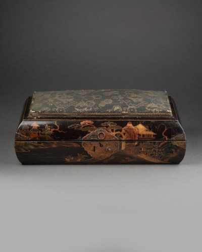 Japanese lacquer sewing box, circa 1700-1730 - Curiosities Style 